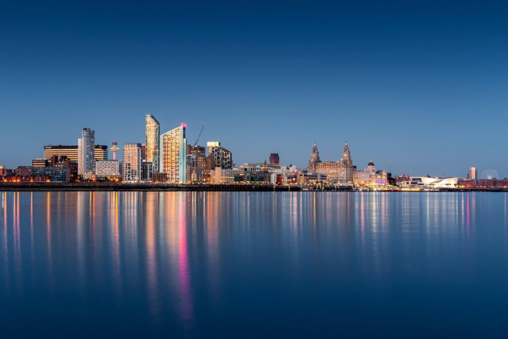 1398944-2560x1707-desktop-hd-liverpool-skyline-background-image